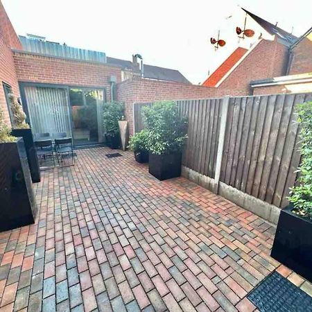 D & D Luxury Apartments Stanmore  Exterior photo