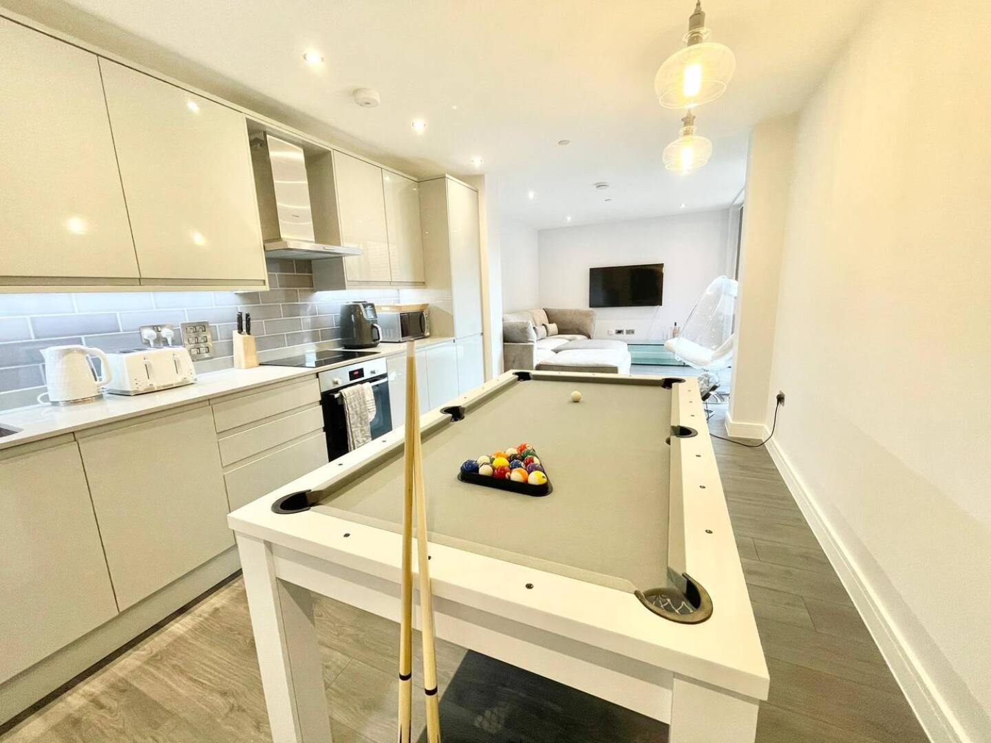 D & D Luxury Apartments Stanmore  Exterior photo