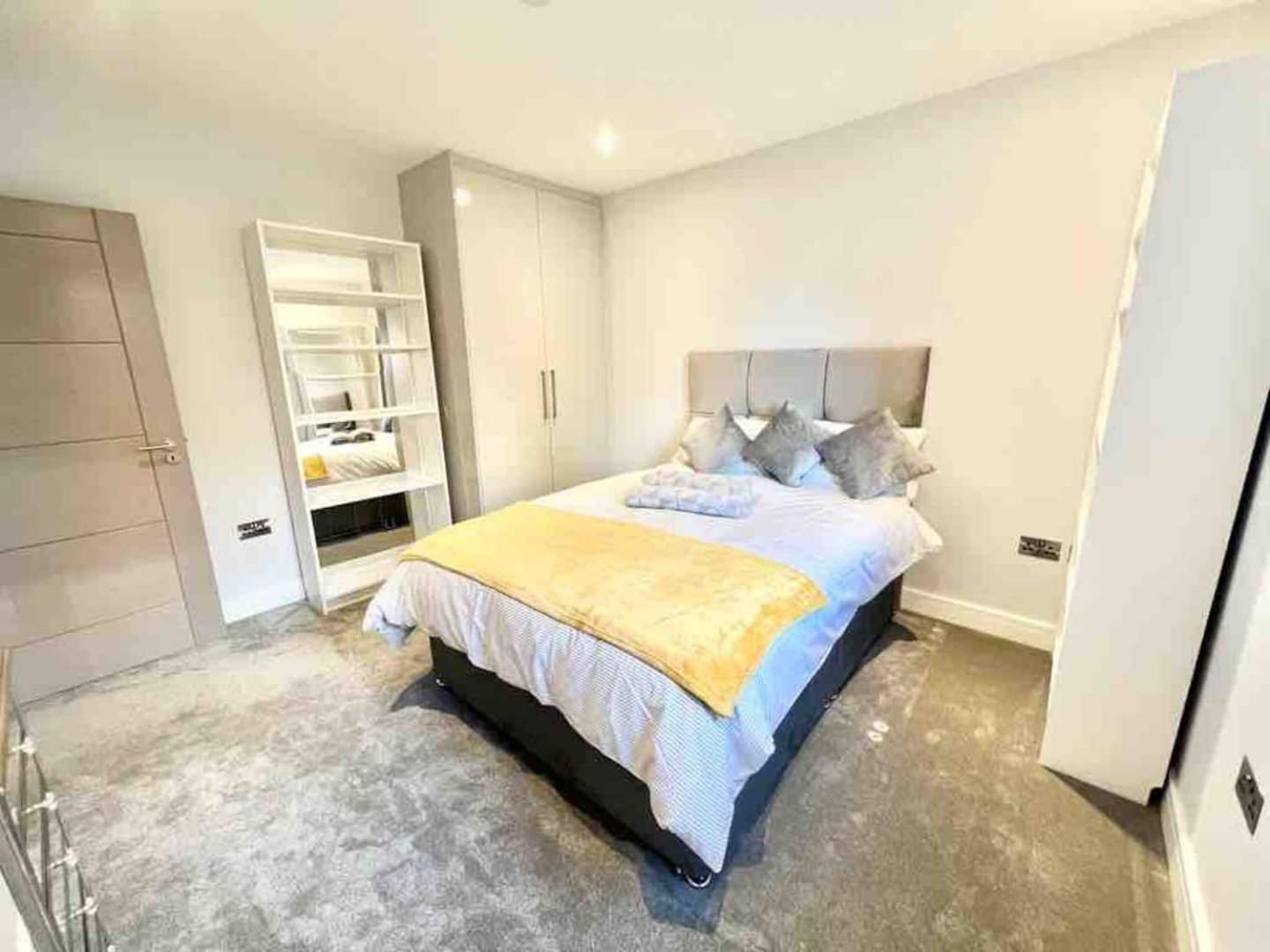 D & D Luxury Apartments Stanmore  Exterior photo
