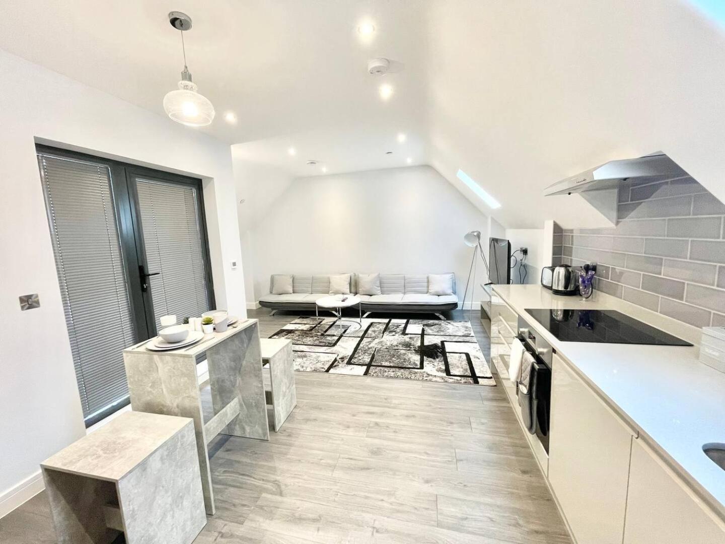 D & D Luxury Apartments Stanmore  Exterior photo
